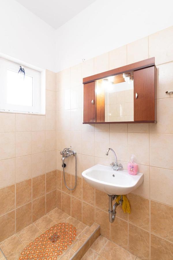Ferienwohnung Boggi Goudhouros Exterior foto